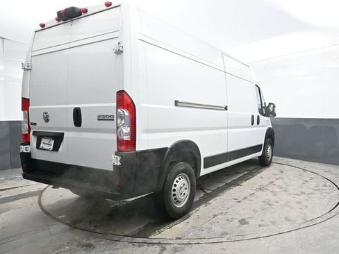 Used 2025 RAM ProMaster 2500 w/ Convenience Group image 40