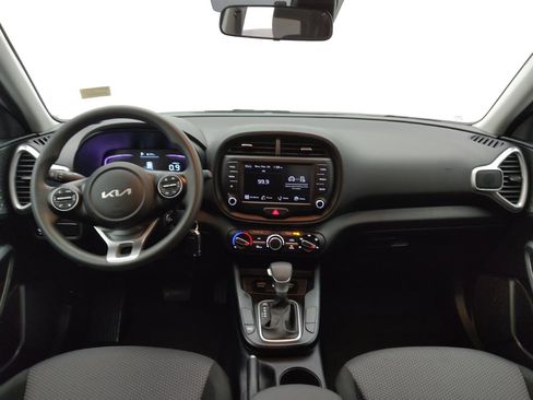 Used 2025 Kia Soul LX image 22