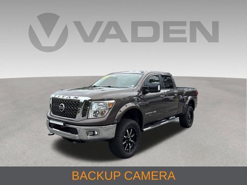 Used 2017 Nissan Titan SV AWD/4WD image 3