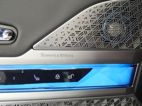 Certified 2023 BMW 760i xDrive image 9