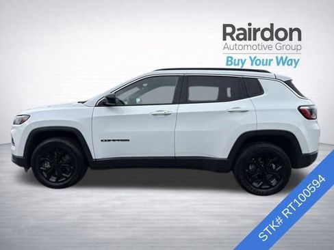 Used 2024 Jeep Compass Latitude AWD/4WD image 4