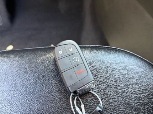 Used 2025 Jeep Compass Limited AWD/4WD image 25
