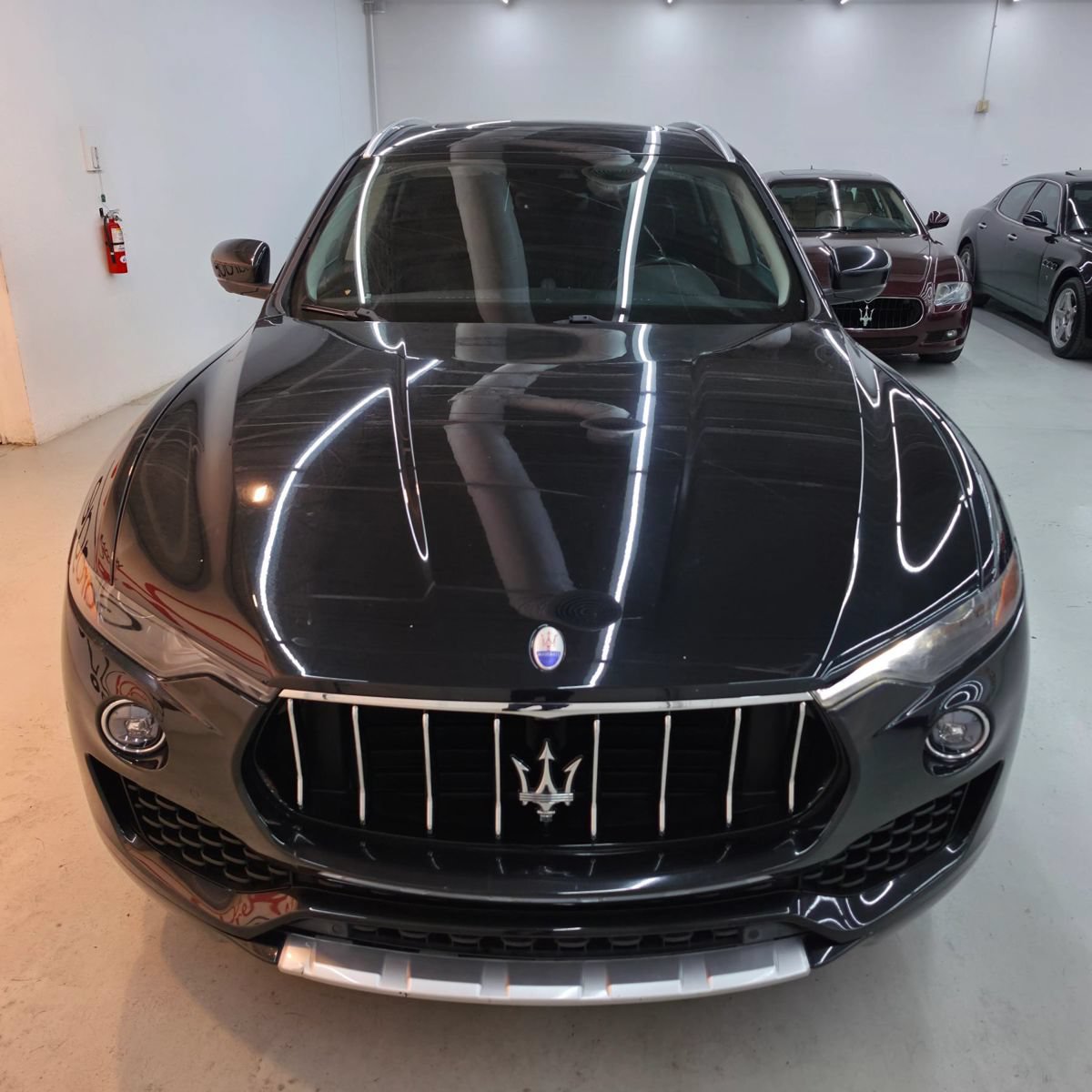 Used 2017 Maserati Levante w/ Luxury Package AWD/4WD image 34