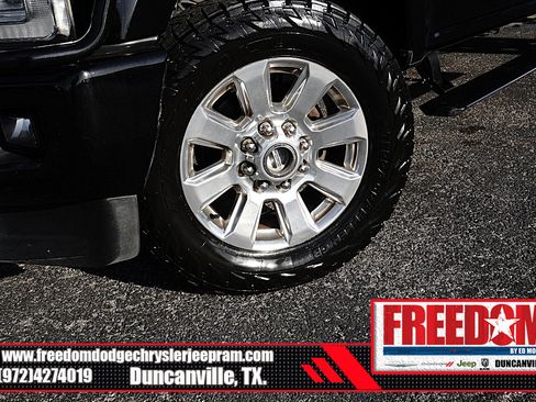 Used 2017 Ford F250 Platinum w/ Platinum Ultimate Package AWD/4WD image 9
