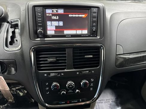 Used 2017 Dodge Grand Caravan SE w/ Power Window Group FWD image 17