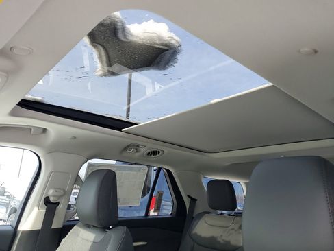 New 2026 Ford Explorer Active w/ Active Comfort Package image 8