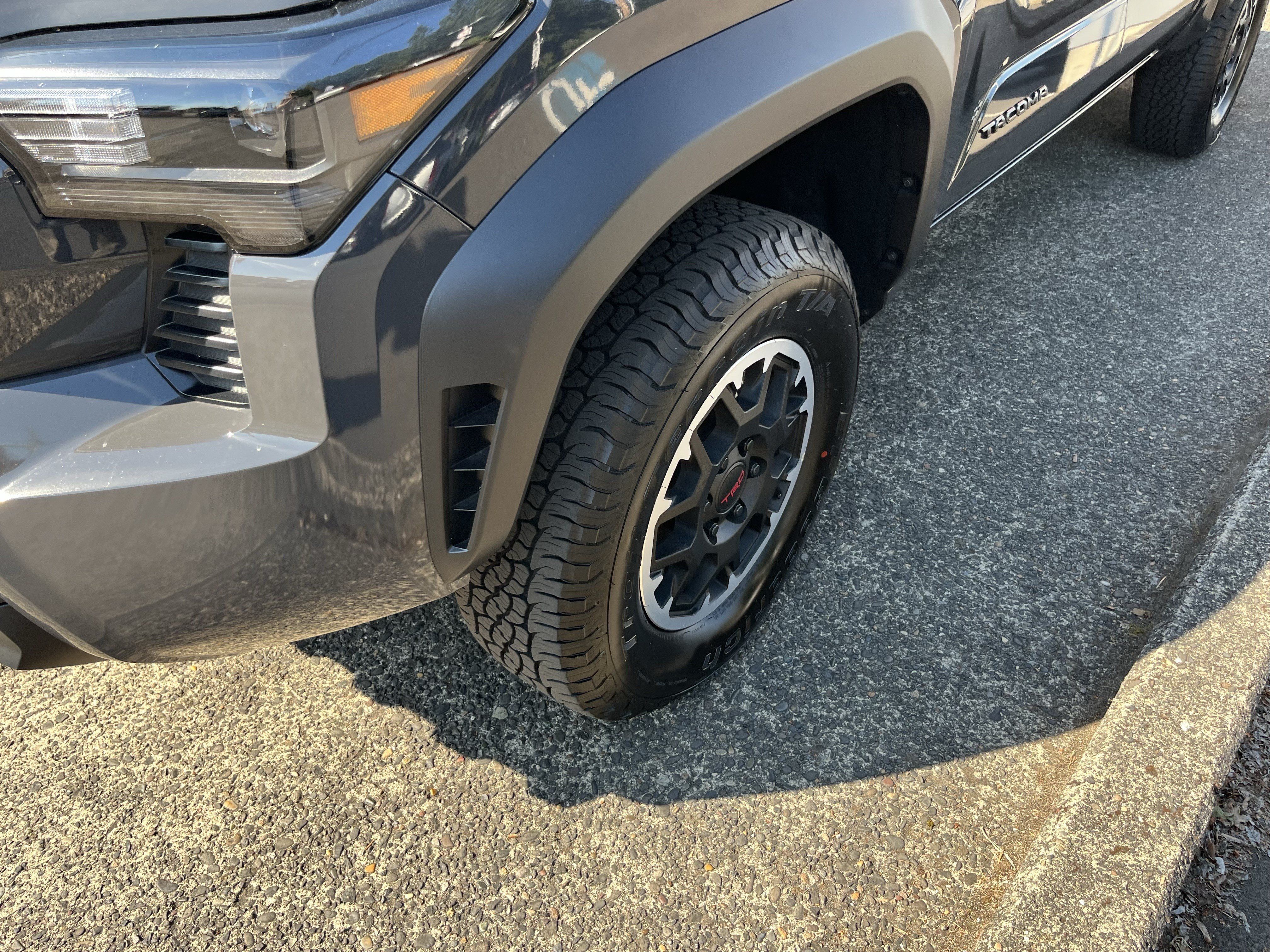 Certified 2026 Toyota Tacoma TRD Off-Road AWD/4WD image 8