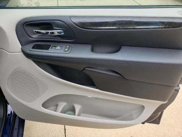 Used 2016 Dodge Grand Caravan SE w/ Quick Order Package 29E SE FWD image 19