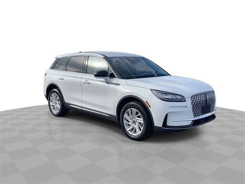 Used 2024 Lincoln Corsair AWD image 2