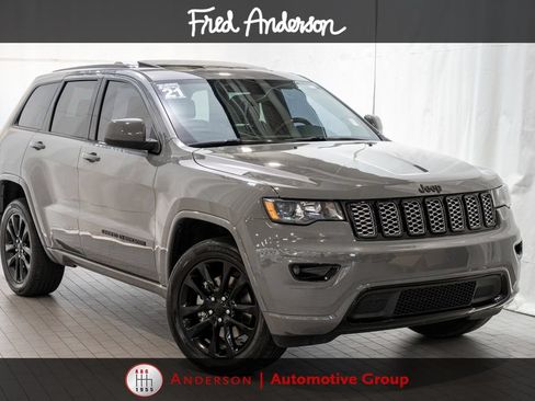 Used 2021 Jeep Grand Cherokee Laredo X AWD/4WD image 1