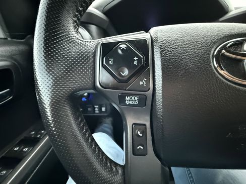 Used 2021 Toyota Tacoma TRD Off-Road image 31