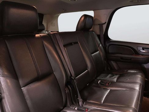 Used 2013 Chevrolet Tahoe LT w/ Luxury Package AWD/4WD image 27