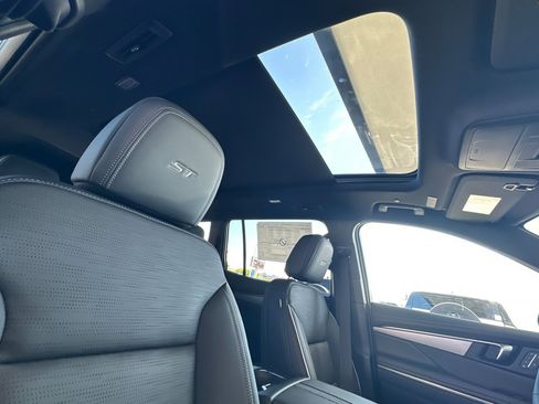 New 2026 Buick Enclave Sport Touring w/ Power Package image 17