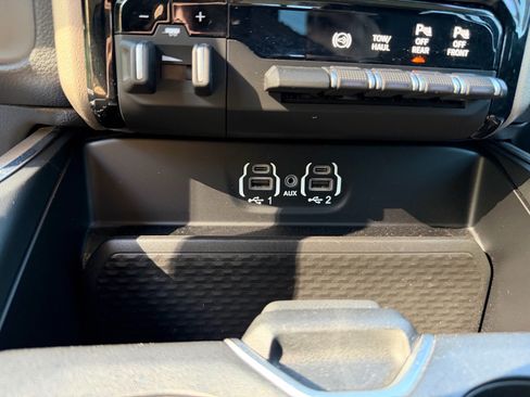 Used 2024 RAM 3500 Laramie AWD/4WD image 43