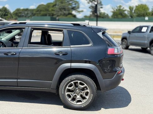 Used 2021 Jeep Cherokee Trailhawk AWD/4WD image 12