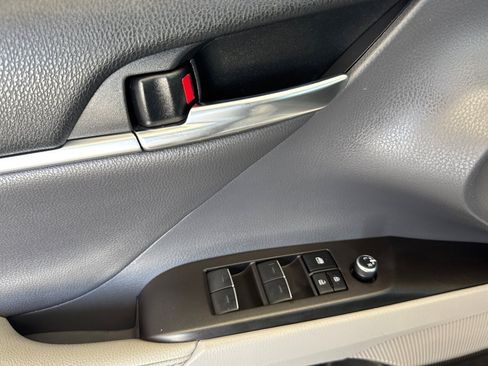 Certified 2022 Toyota Camry XSE FWD image 10