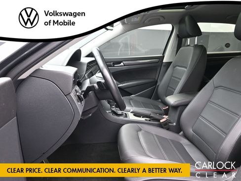 Used 2020 Volkswagen Passat 2.0T R-Line image 11