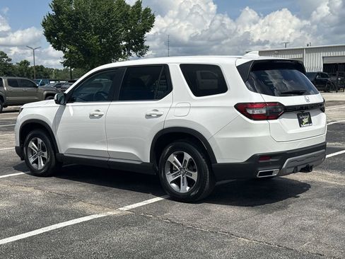 Used 2025 Honda Pilot EX-L image 7