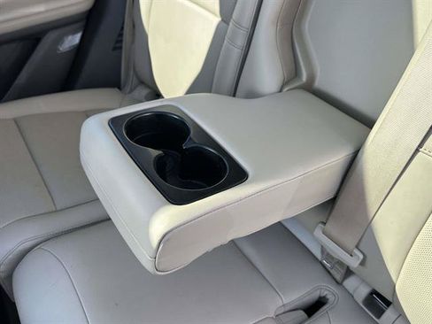 Used 2022 Lincoln Corsair AWD w/ Premium Package image 32
