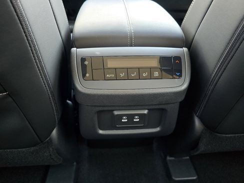 New 2026 Nissan Pathfinder SL image 24