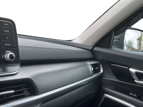 Used 2020 Kia Telluride LX image 18