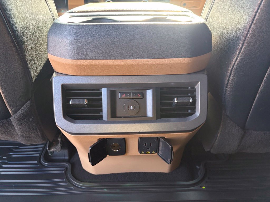Used 2024 Ford F250 Lariat w/ Lariat Ultimate Package AWD/4WD image 28