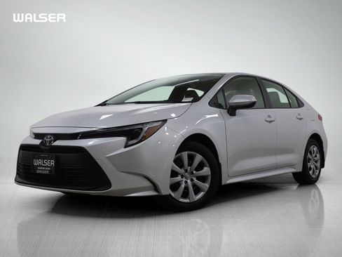 Used 2026 Toyota Corolla LE image 1