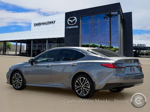 Used 2026 Toyota Camry XLE FWD image 4