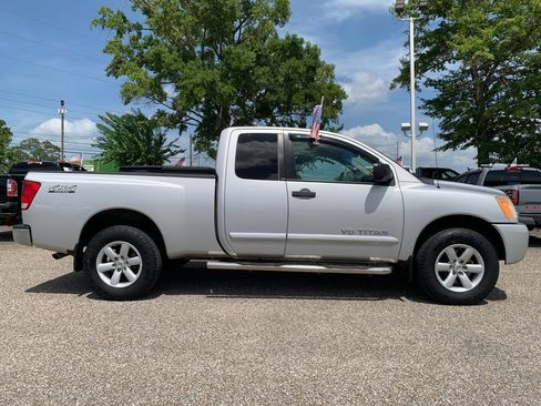 Used 2012 Nissan Titan SV w/ SV Value Truck Pkg AWD/4WD image 2