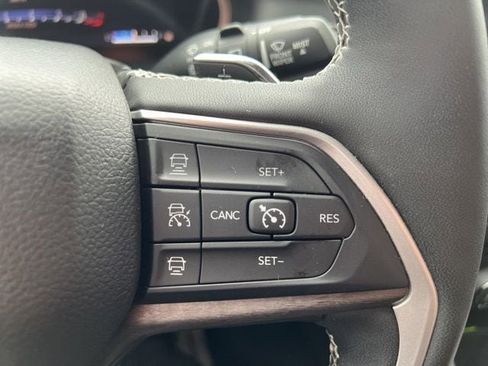 Certified 2023 Jeep Grand Cherokee L Limited w/ Luxury Tech Group II AWD/4WD image 24