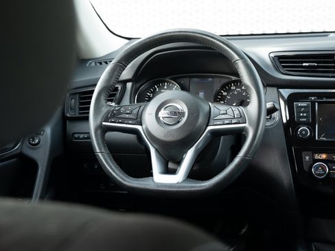 Used 2019 Nissan Rogue SV AWD/4WD image 9