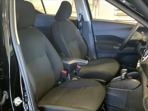 Used 2024 Nissan Kicks S image 7