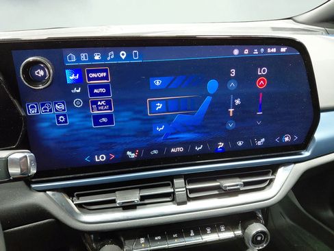Used 2025 Chevrolet Equinox EV LT w/ Convenience Package FWD image 33