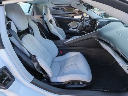 Used 2025 Chevrolet Corvette Stingray Premium Conv w/ Z51 Performance Package RWD image 22