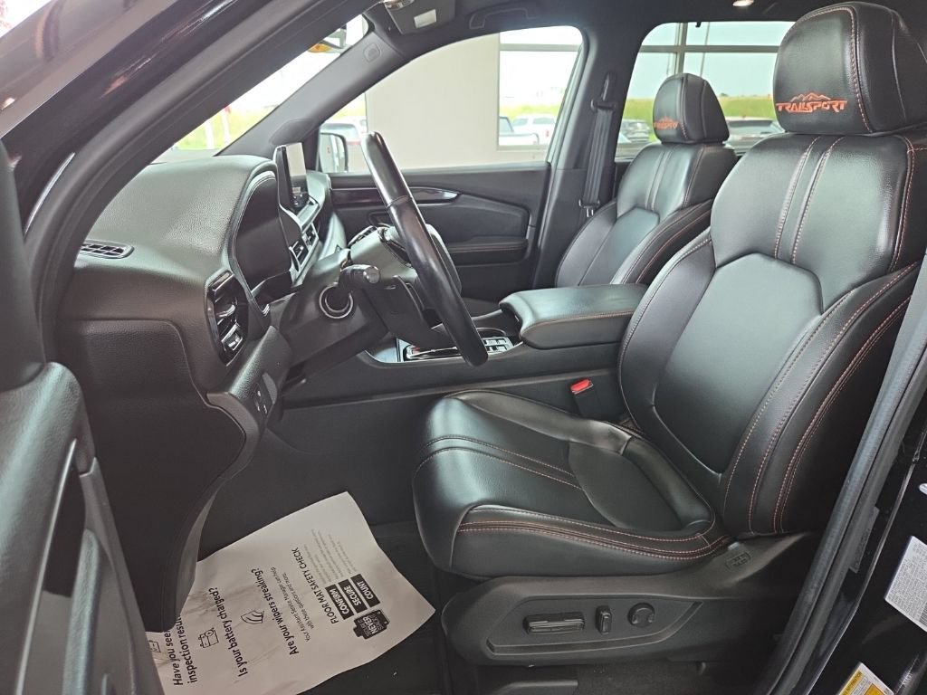 Used 2025 Honda Pilot TrailSport image 10