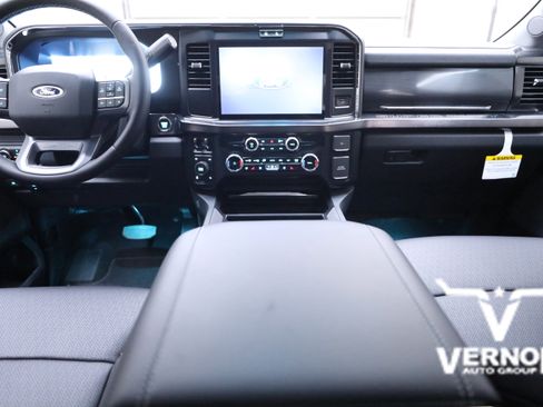 New 2026 Ford F250 Lariat w/ Black Appearance Package image 13