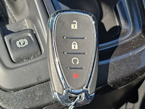 Used 2025 Chevrolet TrailBlazer LT AWD/4WD image 6