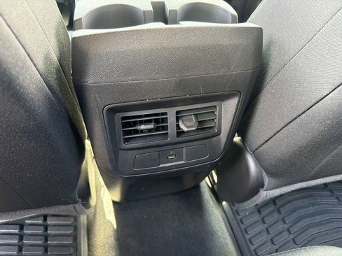 Used 2024 Chevrolet Colorado LT AWD/4WD image 12