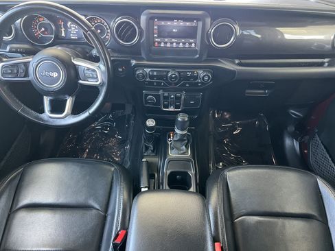 Used 2021 Jeep Wrangler Unlimited Sahara AWD/4WD image 4