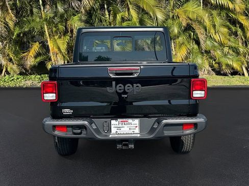 New 2026 Jeep Gladiator Sport image 4