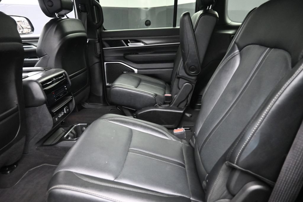 Used 2024 Jeep Wagoneer Series II AWD/4WD image 14
