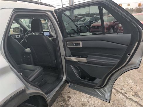 Certified 2022 Ford Explorer XLT w/ Equipment Group 202A image 20