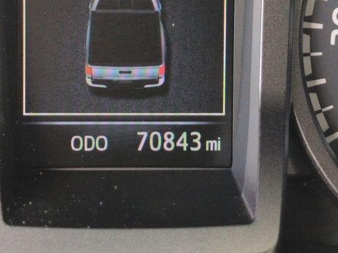 Used 2019 Toyota Tacoma TRD Off-Road image 19