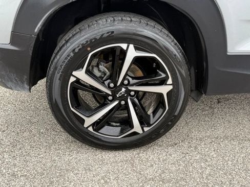 Used 2023 Chevrolet TrailBlazer RS FWD image 9