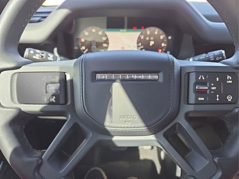 Used 2024 Land Rover Defender 110 X-Dynamic SE image 31