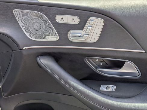 Used 2025 Mercedes-Benz GLS 450 4MATIC image 35