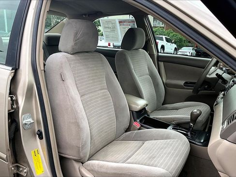 Used 2005 Toyota Camry LE FWD image 7