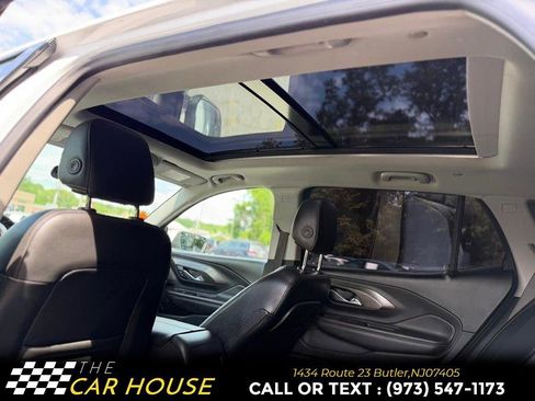 Used 2021 GMC Terrain SLT w/ Infotainment Package II AWD/4WD image 17