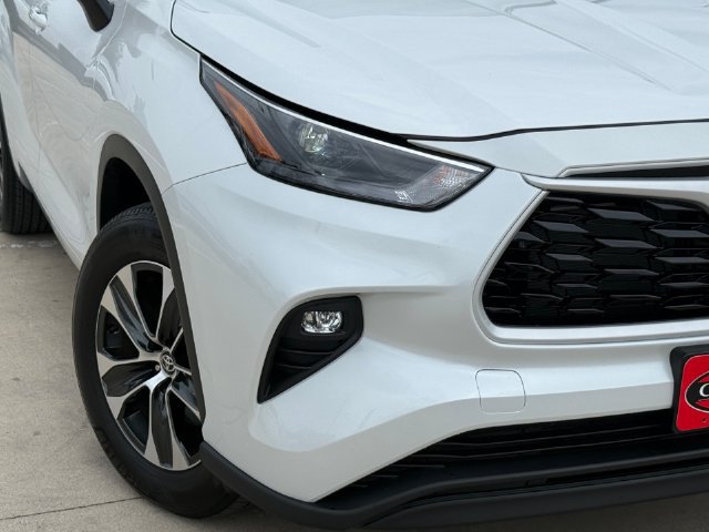 Used 2026 Toyota Highlander XLE AWD/4WD image 6