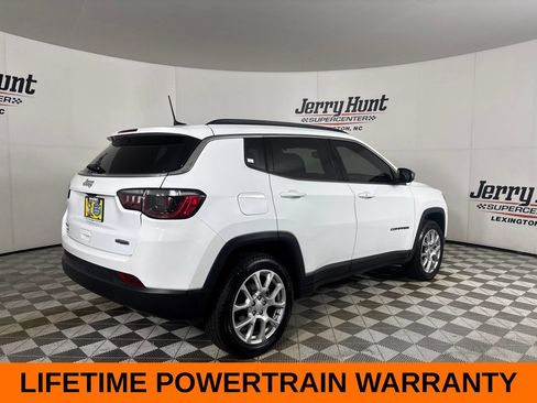 Used 2024 Jeep Compass Latitude w/ Sun and Sound Group AWD/4WD image 6
